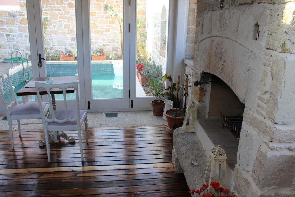 Çeşme Eski Tas Hotel מראה חיצוני תמונה